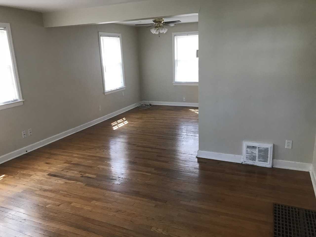 7224 Wyandotte St - Photo 2 of 10