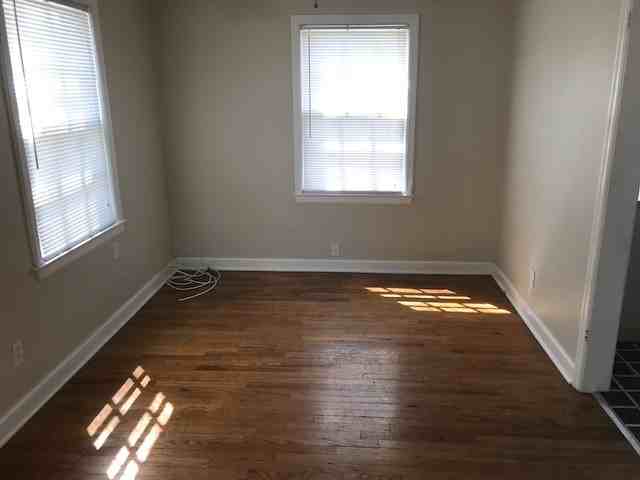 7224 Wyandotte St - Photo 4 of 10