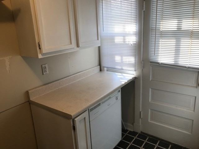 7224 Wyandotte St - Photo 6 of 10
