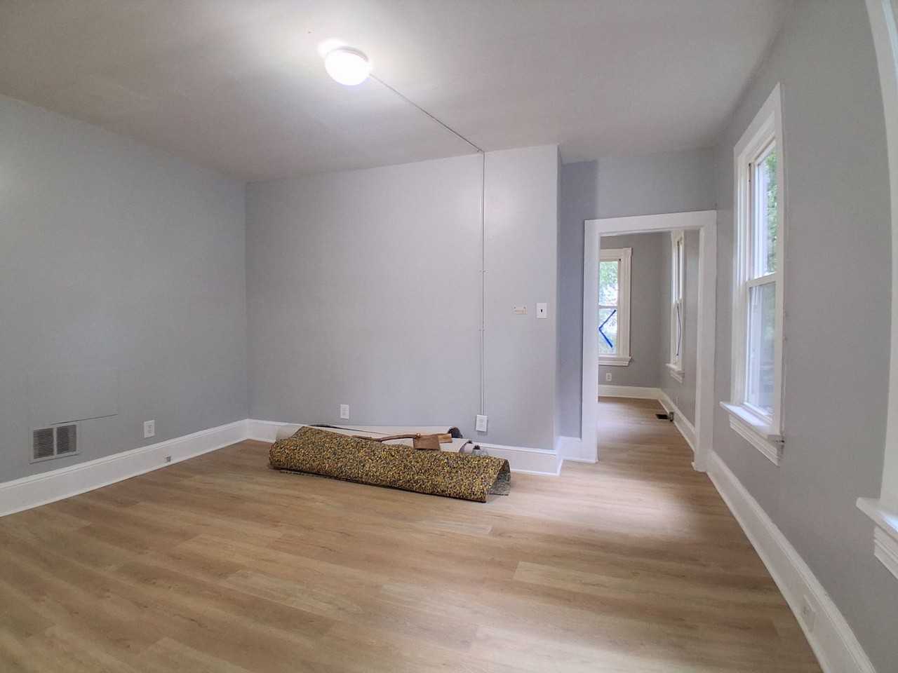 127 Oak St - Photo 5 of 20