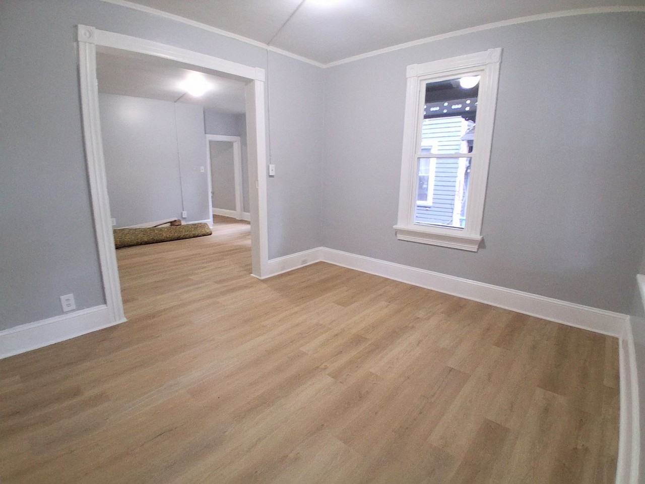 127 Oak St - Photo 6 of 20