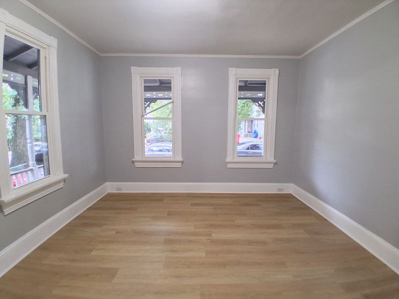127 Oak St - Photo 7 of 20