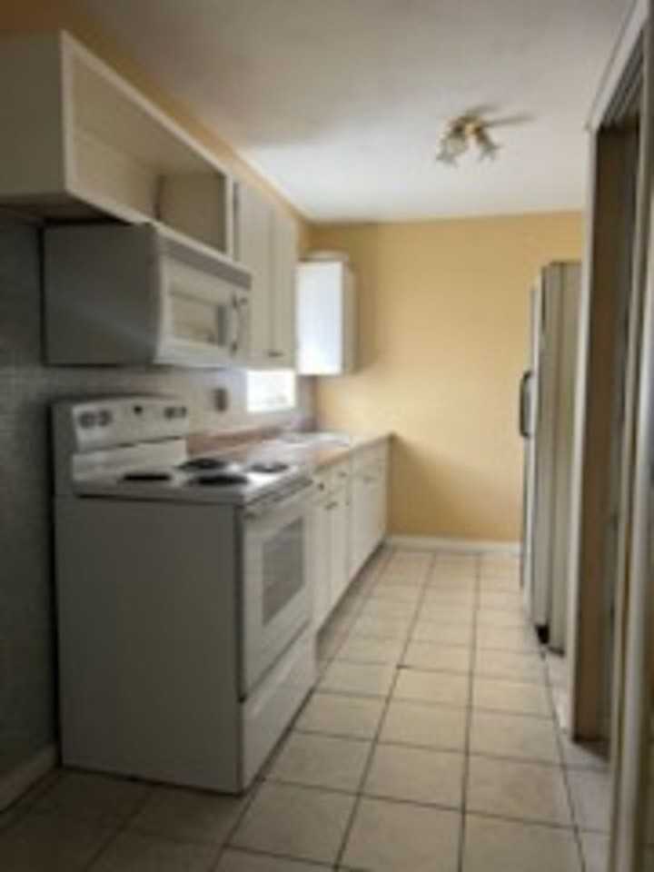1407 Whitewood Dr - Photo 6 of 12