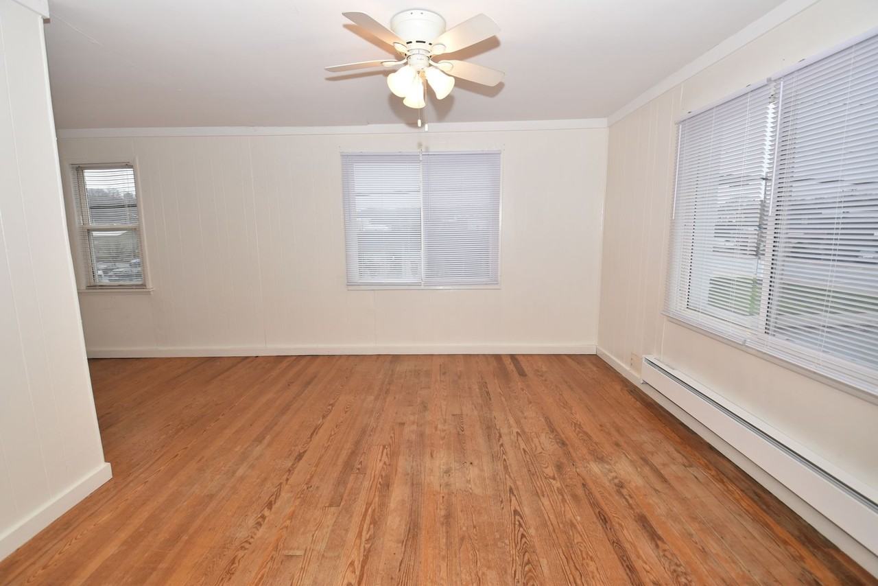 205 E Dewey St - Photo 7 of 18