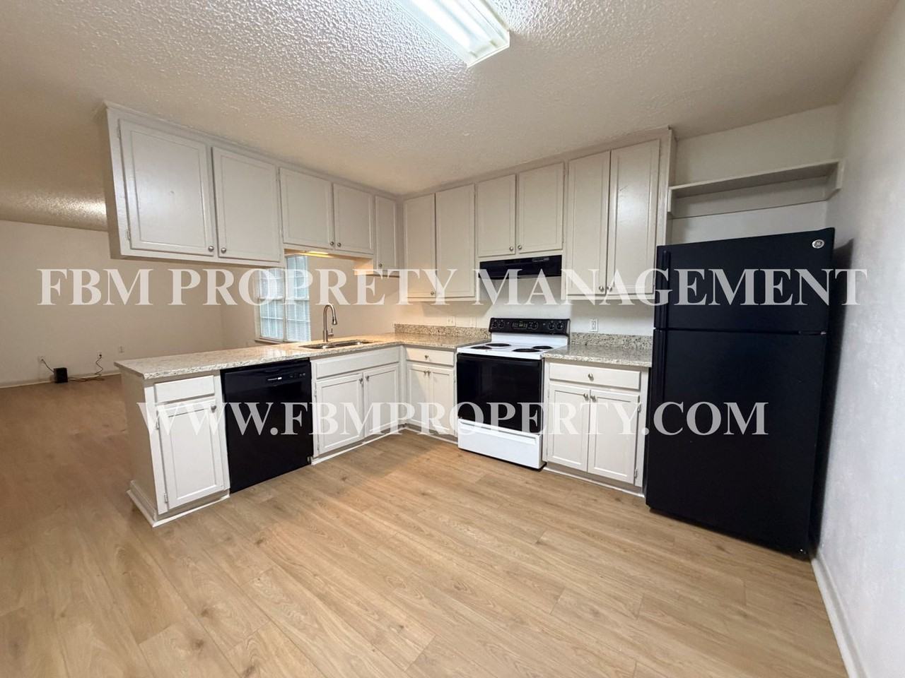 1020 Northwood Blvd #5 - Photo 4 of 12