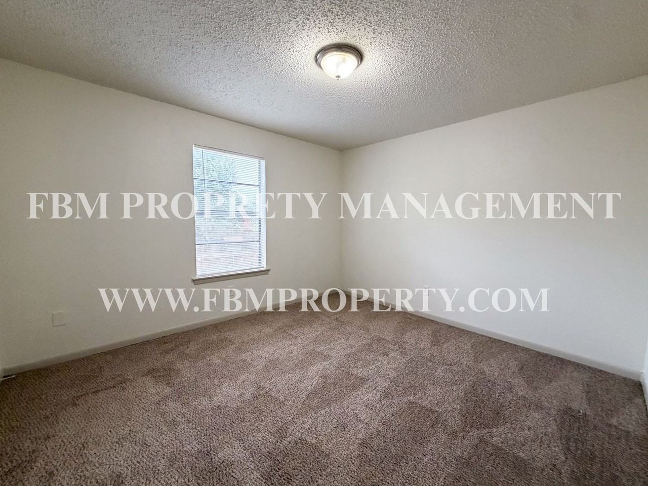1020 Northwood Blvd #5 - Photo 5 of 12