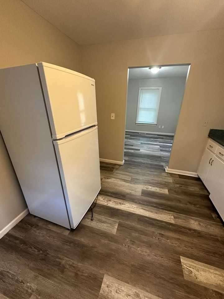 304 James St - Photo 3 of 10