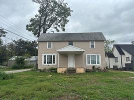 featured image of 315 W 8th St