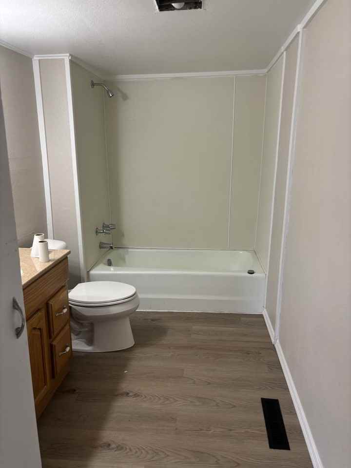 315 W 8th St - Photo 3 of 8