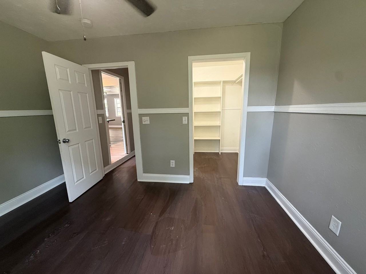 2222 N Hillcrest Ave - Photo 5 of 12