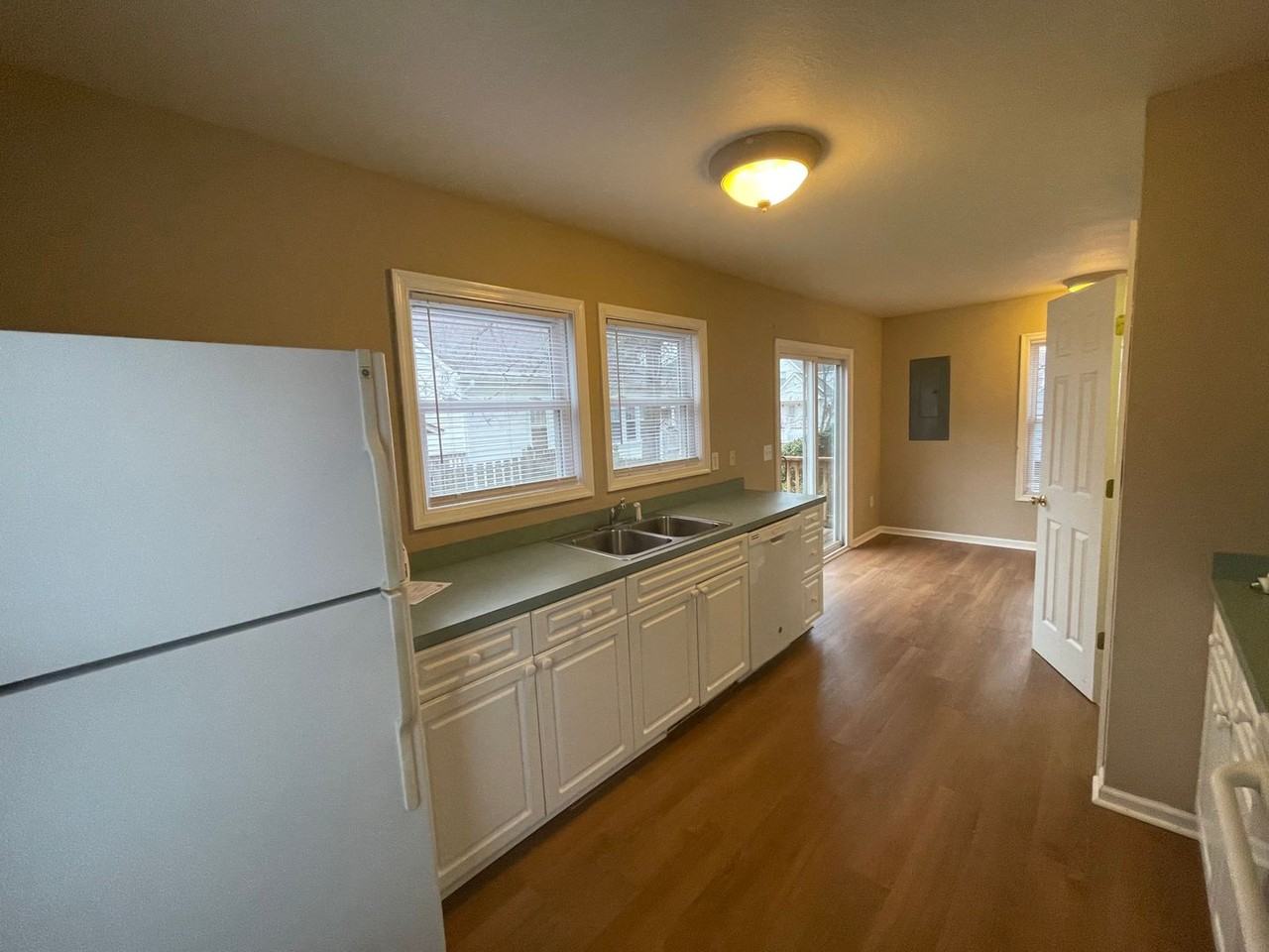 821 George Howe St - Photo 6 of 14
