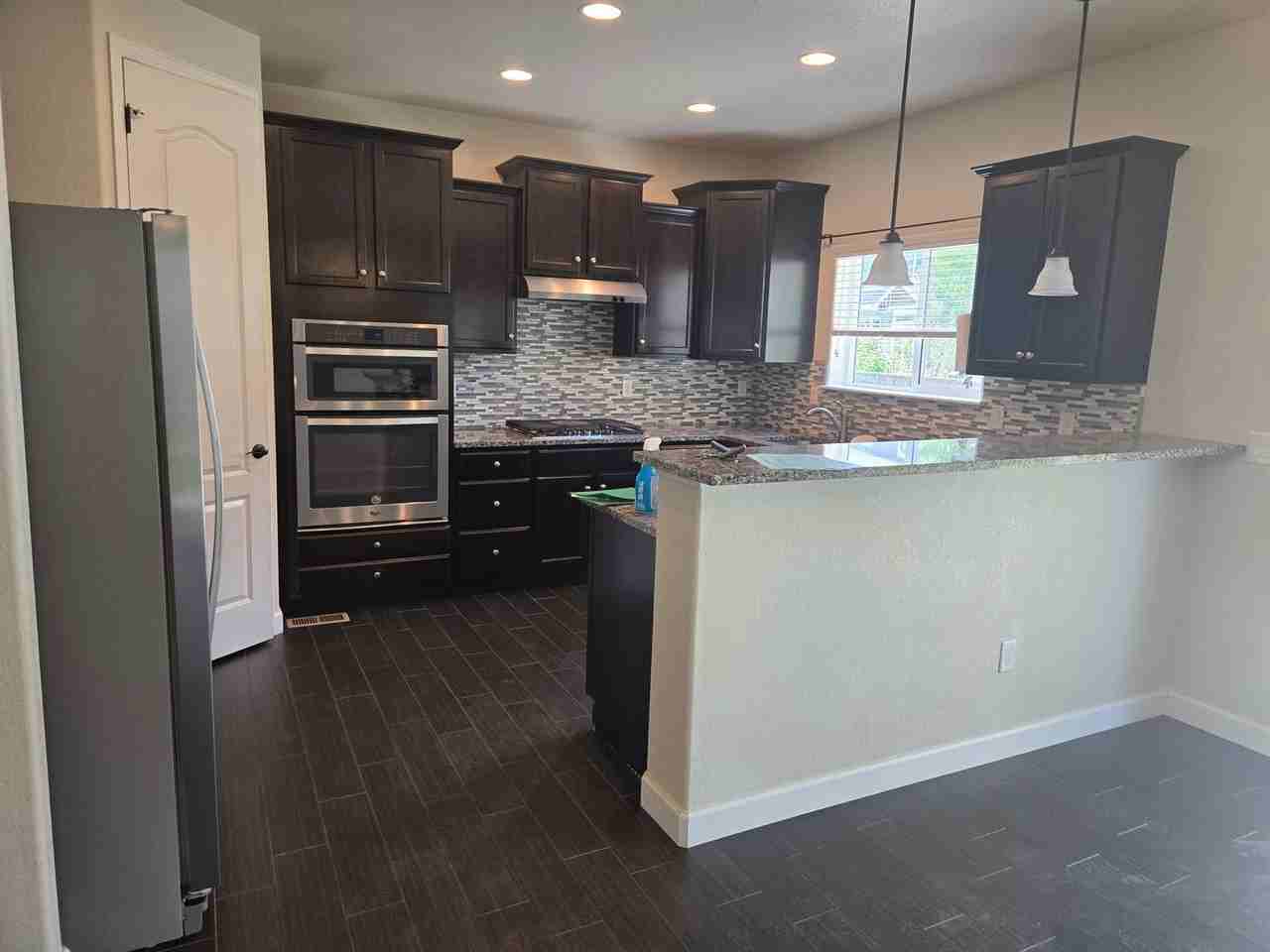 1437 Grant Way - Photo 3 of 25