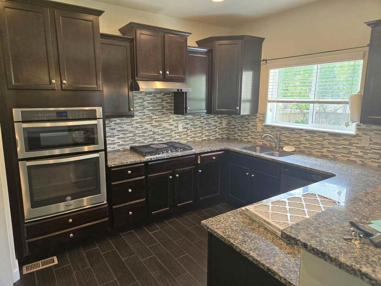 1437 Grant Way - Photo 4 of 25