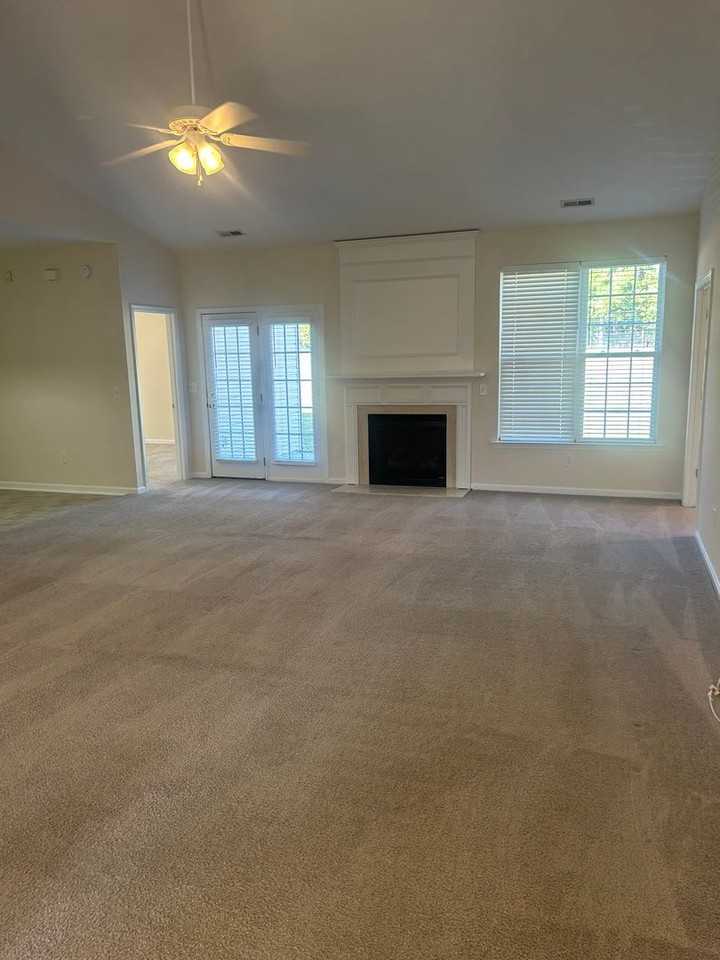 137 Bellemere Pl - Photo 2 of 33
