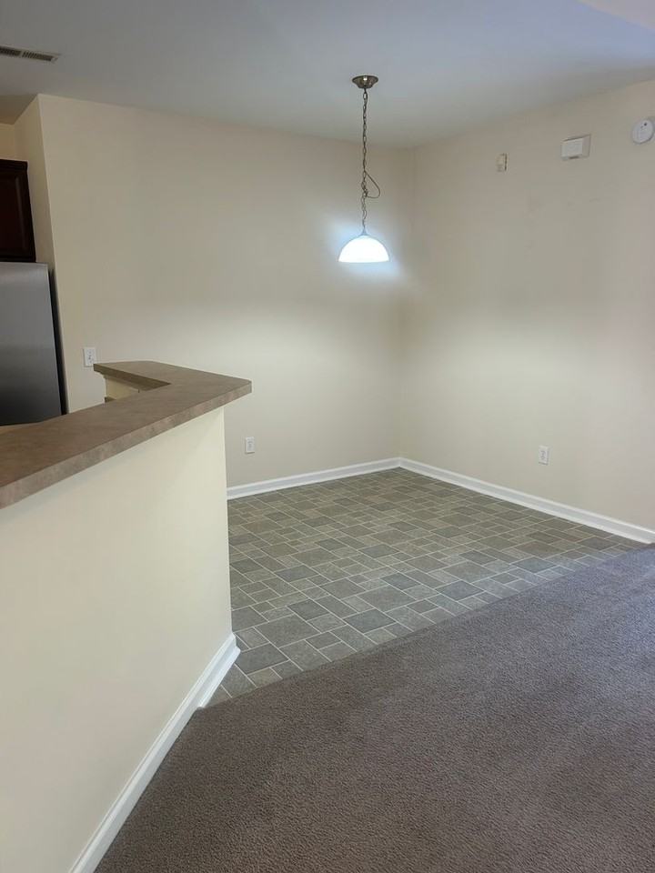 137 Bellemere Pl - Photo 5 of 33