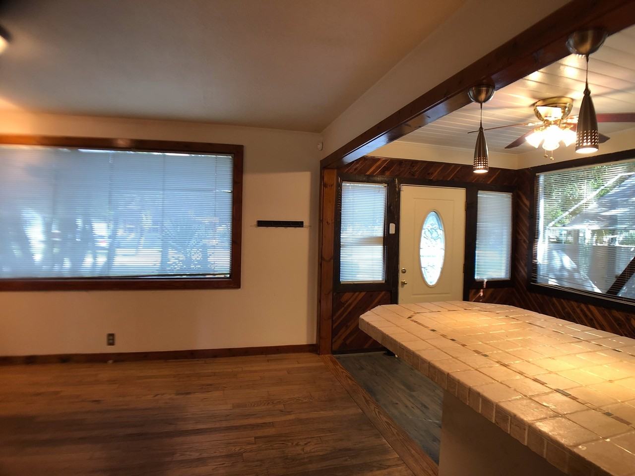 4640 Pinewood Rd - Photo 5 of 18