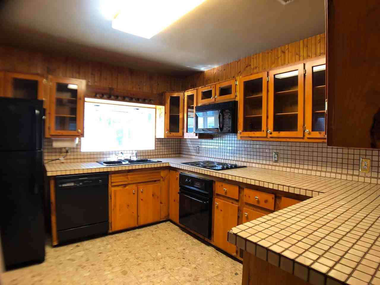 4640 Pinewood Rd - Photo 6 of 18