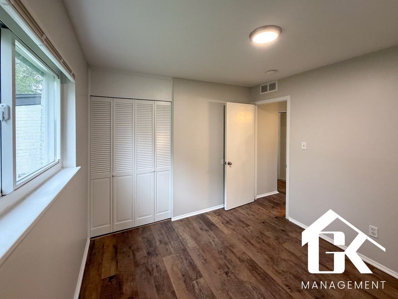 13111 Albany St - Photo 6 of 19
