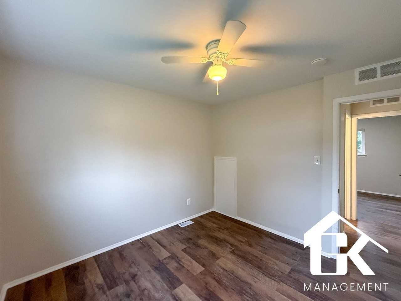 13111 Albany St - Photo 7 of 19