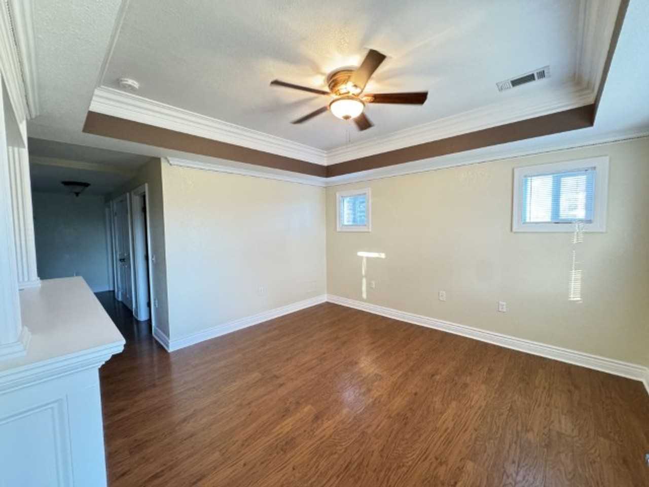 104 E Lee St - Photo 4 of 23