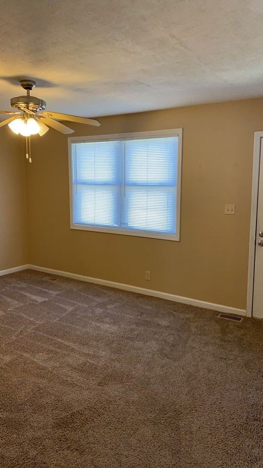 339 Woodale Dr - Photo 4 of 20