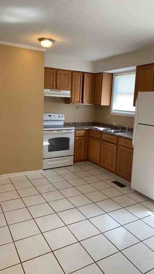 339 Woodale Dr - Photo 6 of 20