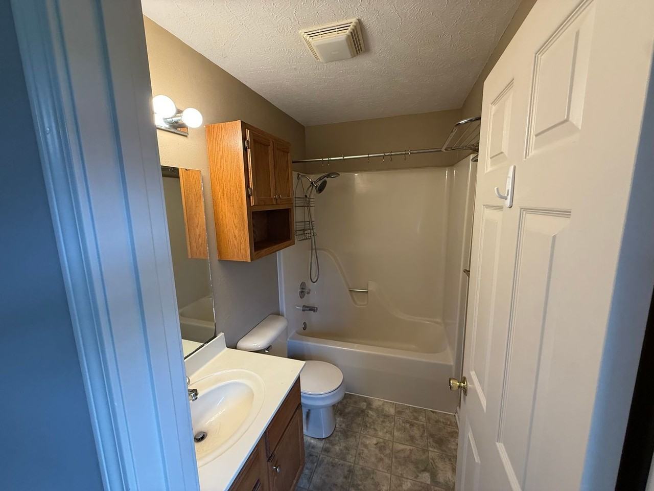 1700 Longfellow Dr - Photo 6 of 17