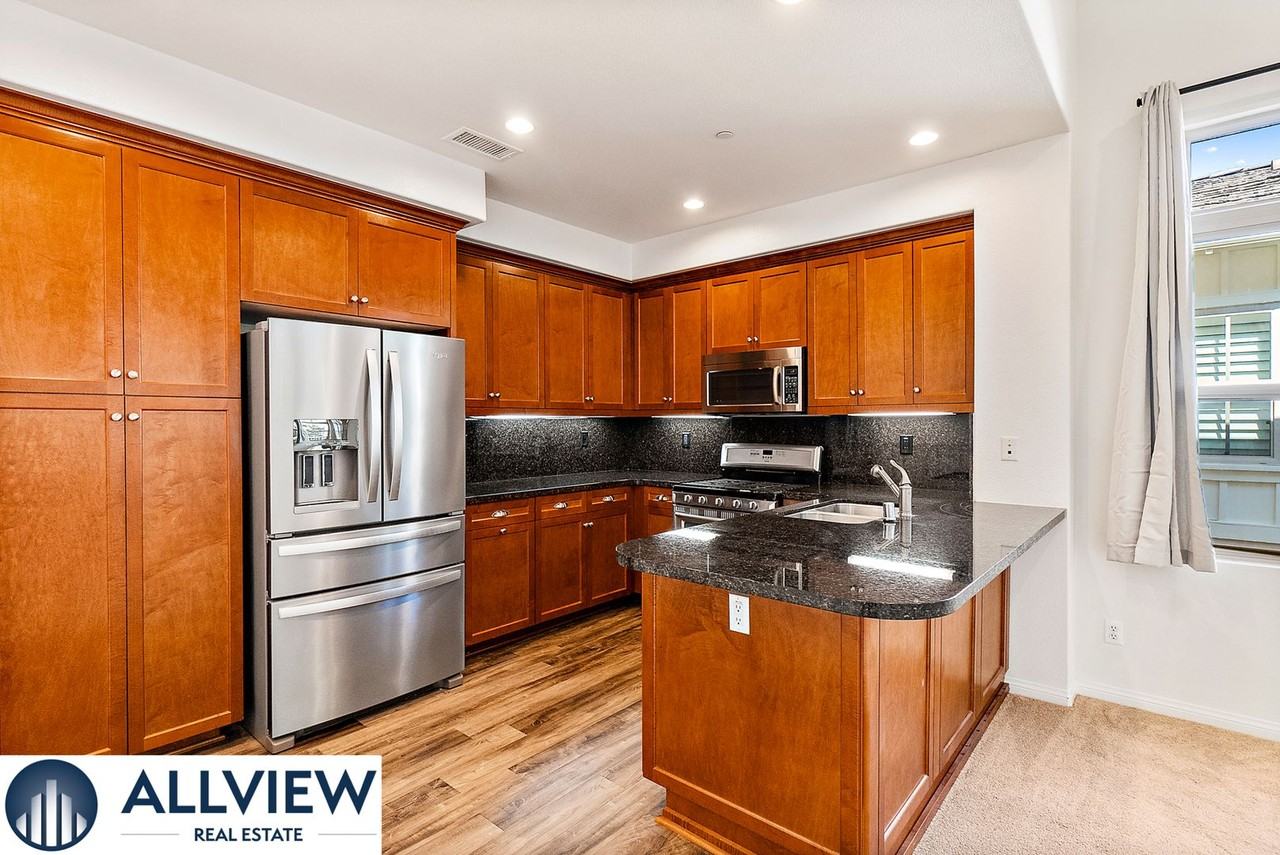 42 Bijou - Photo 7 of 28