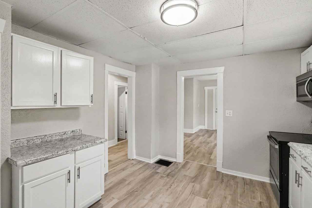 702 Fenimore Ave - Photo 5 of 16
