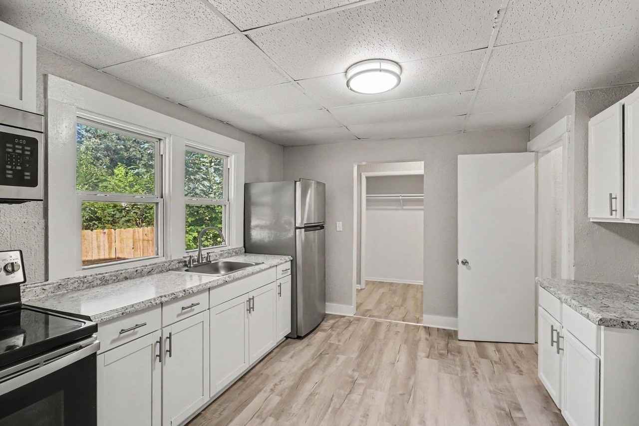 702 Fenimore Ave - Photo 6 of 16