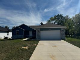 featured image of 104 E Rosalie