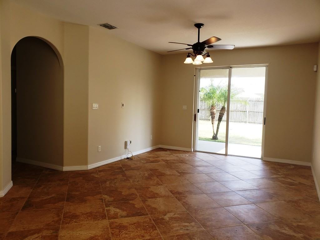 10281 Andover Point Cir - Photo 7 of 18