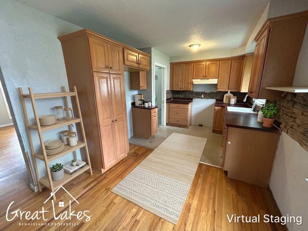 17005 Bell Ave - Photo 3 of 14