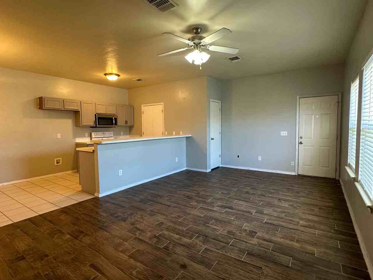 1735 W Palm Pl - Photo 5 of 26