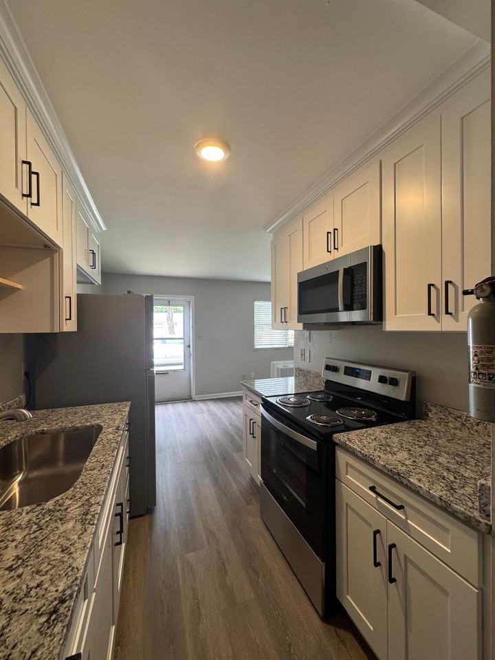 7594 Bellehaven Dr - Photo 3 of 16