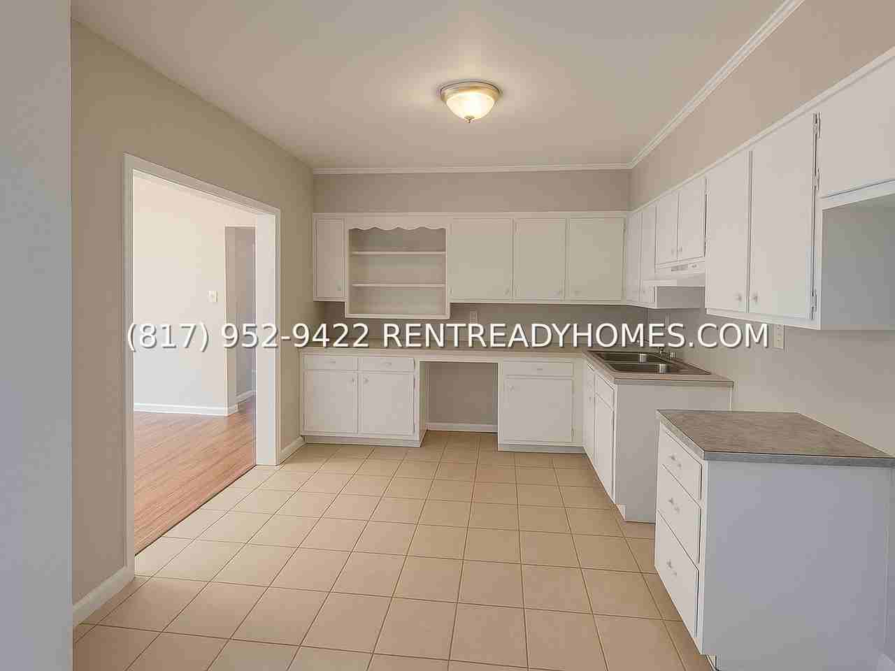 1344 Rayfield Dr - Photo 4 of 11