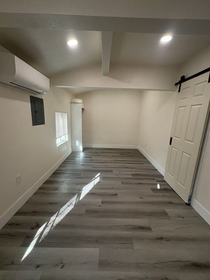 316 6th St #3 - Photo 3 of 5