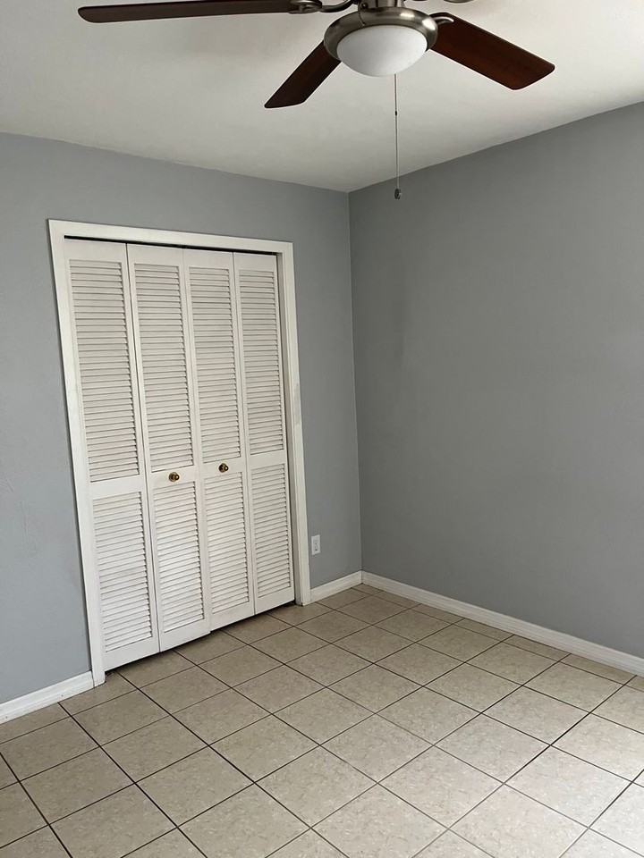 10723 109th St - Photo 2 of 15
