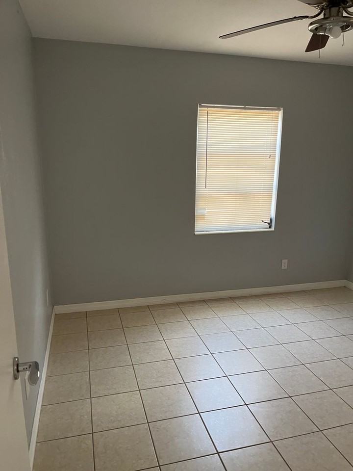 10723 109th St - Photo 3 of 15