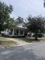 featured image of 203 S Summit St
