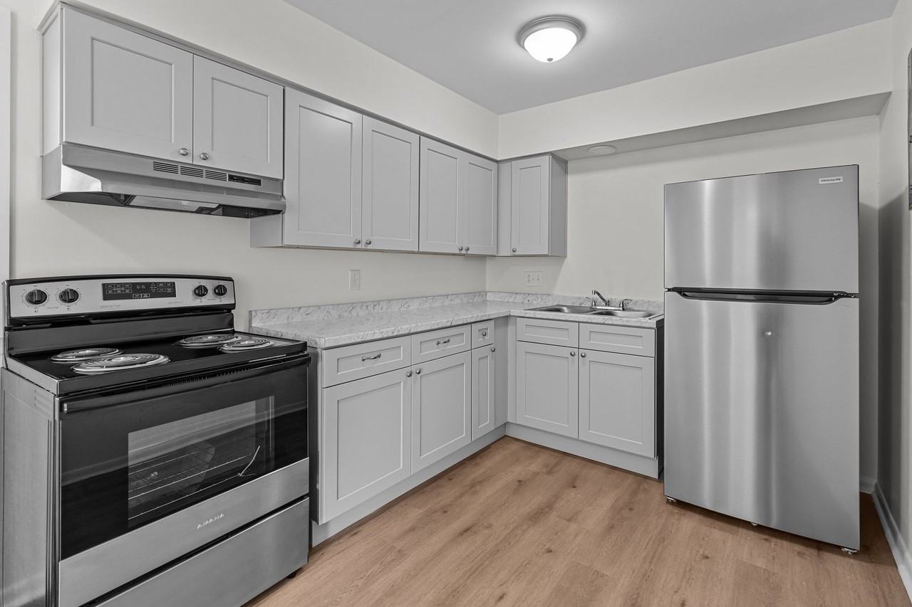 121 Heath Street - Photo 3 of 19