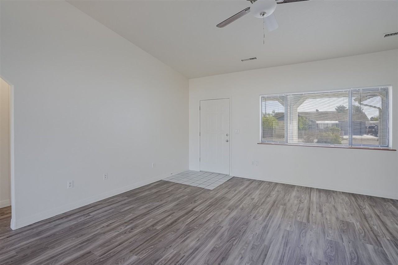 4432 N Preston Dr - Photo 4 of 37