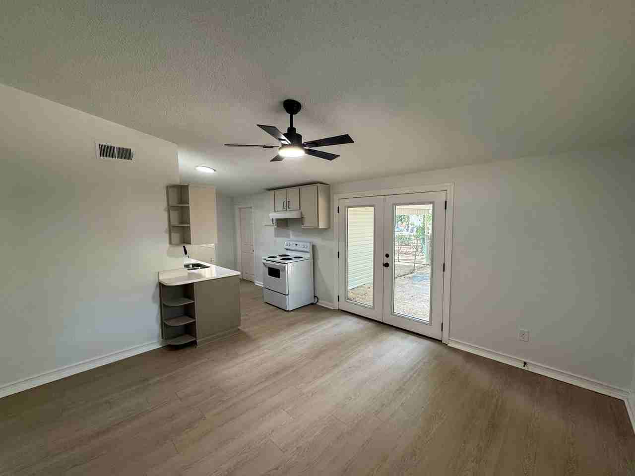 8658 Bunker Hill Dr - Photo 2 of 13