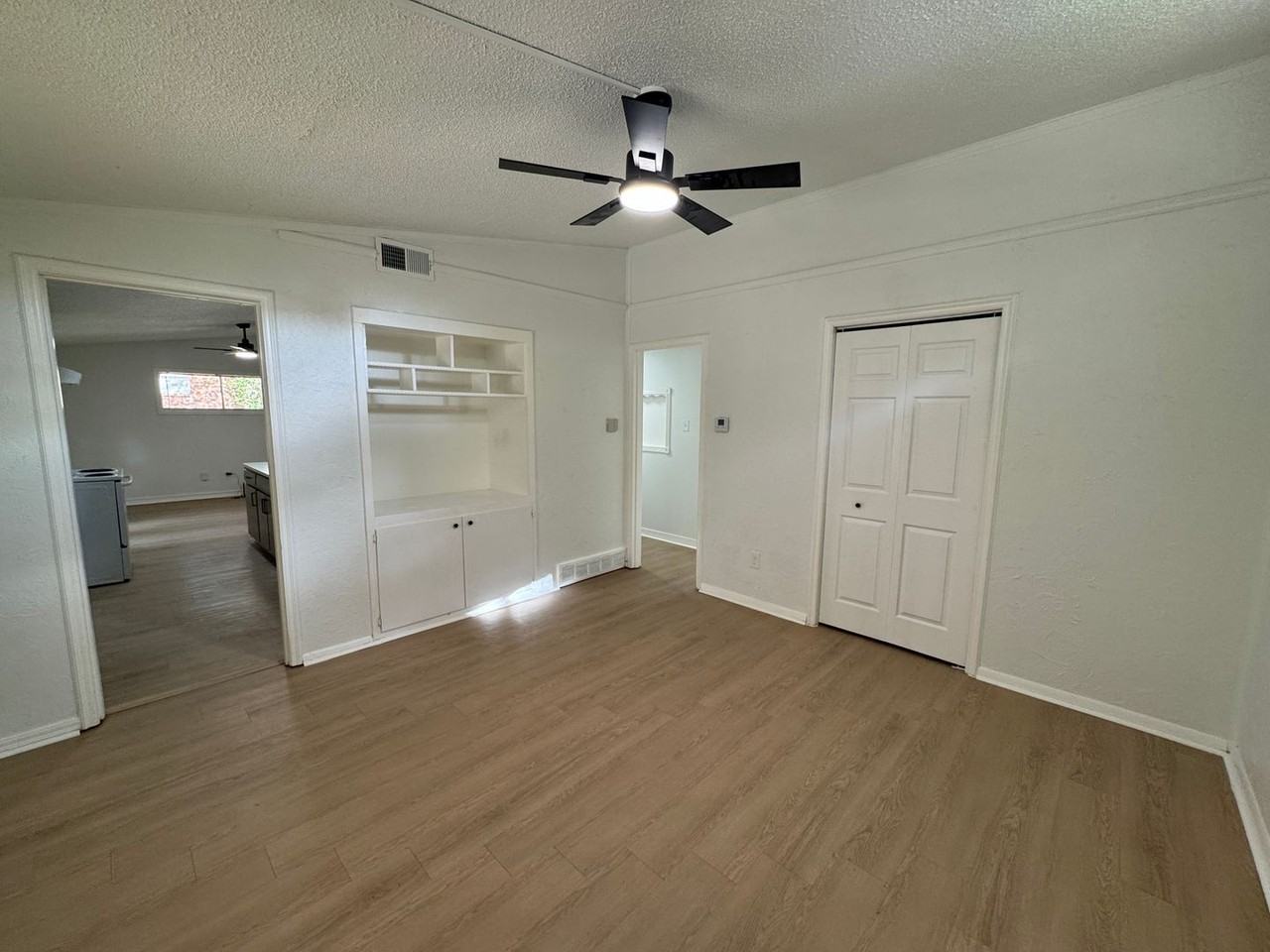 8658 Bunker Hill Dr - Photo 7 of 13