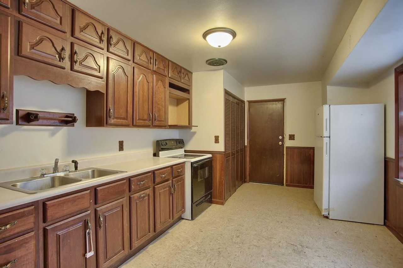 905 Lanore Dr - Photo 3 of 9