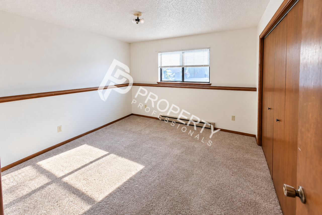 2627 Acacia Ave - Photo 6 of 8