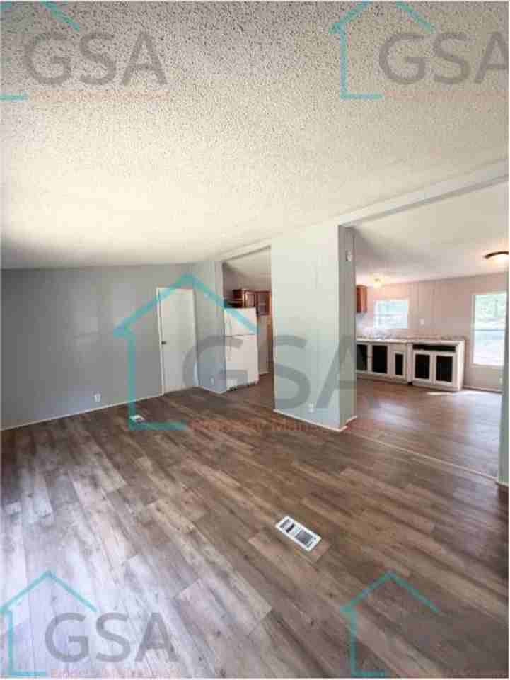 304 Chevy Chase Blvd - Photo 4 of 15