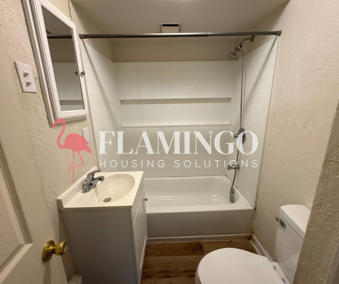 319 N West St - Photo 5 of 12