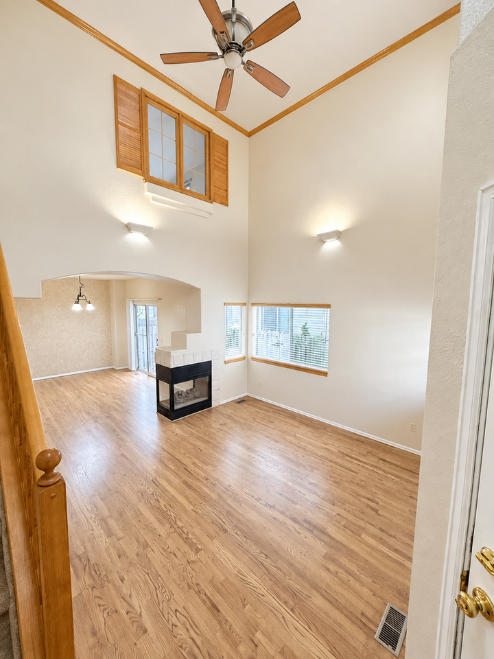 3923 Leah Hts - Photo 3 of 22