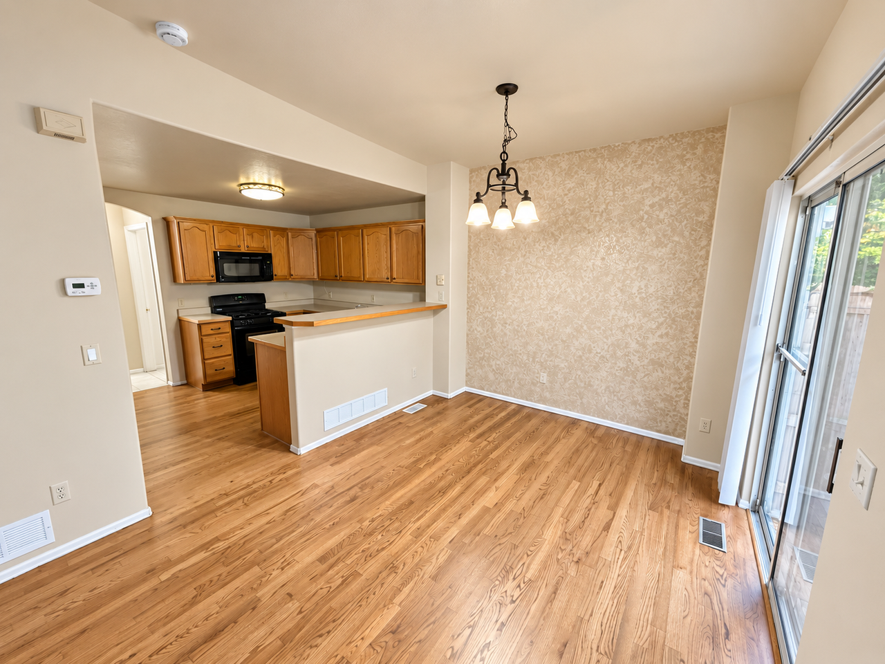 3923 Leah Hts - Photo 7 of 22